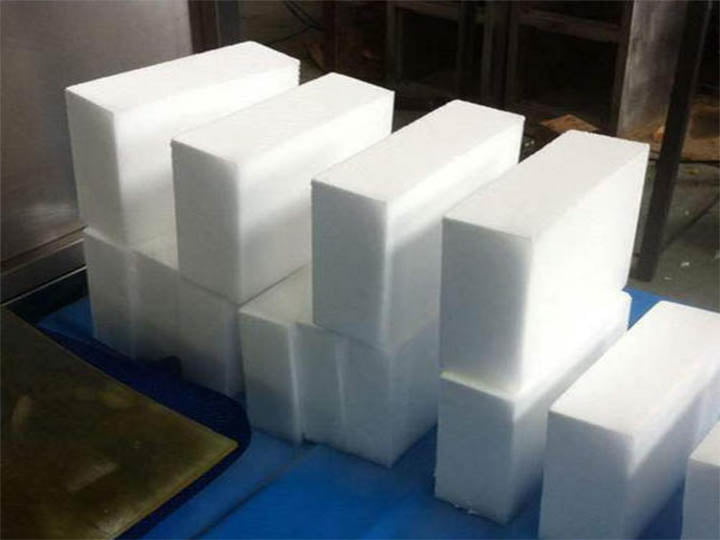 Dry ice cubes made by dry ice manufacturing machine